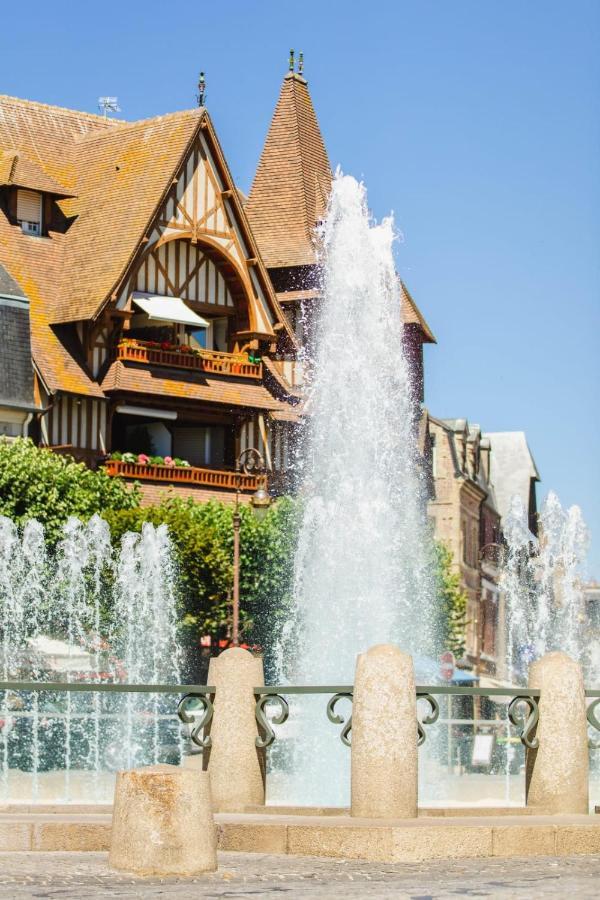 Castel Saint Clair - Trois Pieces - Deauville Centre Zewnętrze zdjęcie